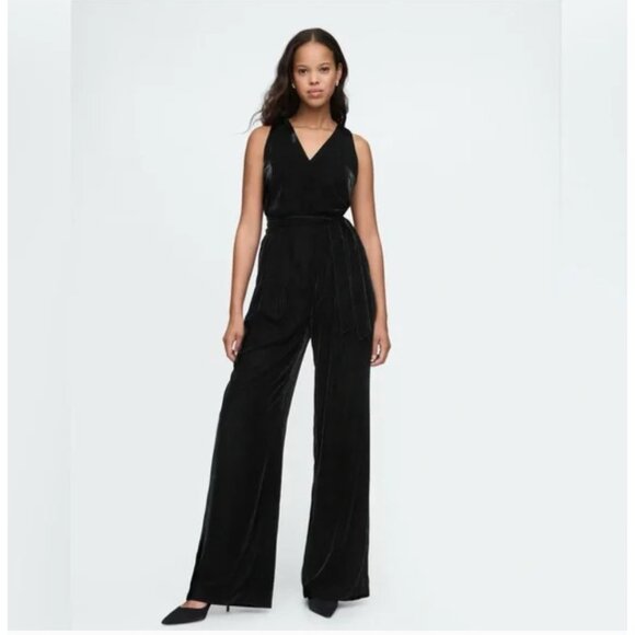 Gap Black Velvet Jumpsuit Size XS V-neck Belted Waist Wide Leg NWT $118 - Picture 1 of 13